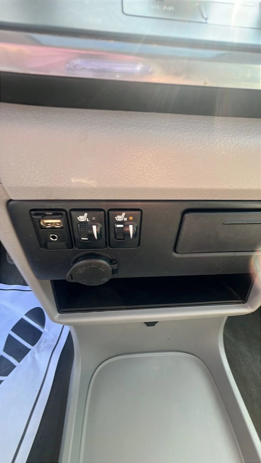 Used 2017 Toyota Sienna XLE w/ XLE Navigation Package image 17