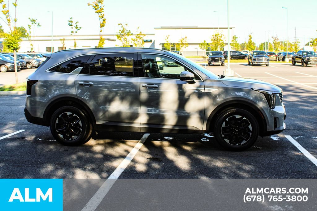 Used 2025 Kia Sorento S FWD image 6
