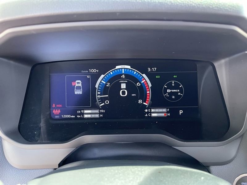 Used 2024 Toyota Tundra Limited image 27