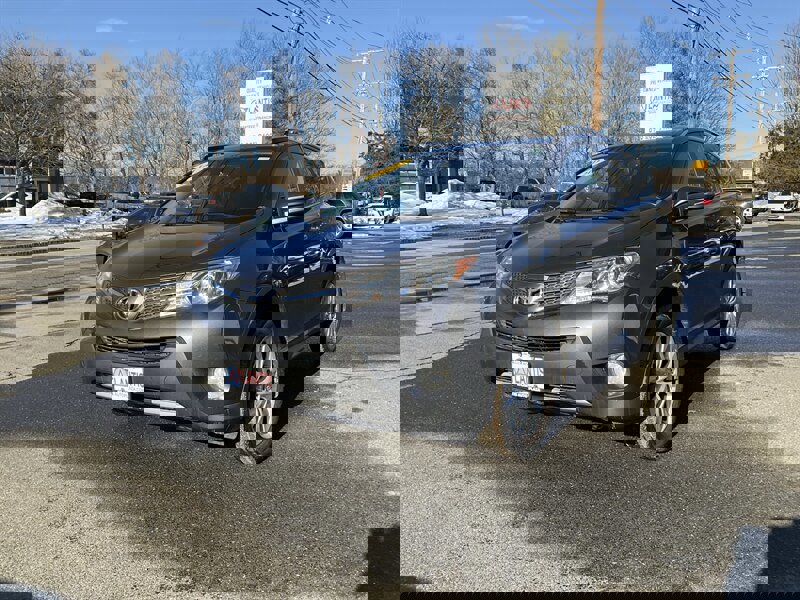 Used 2014 Toyota RAV4 Limited w/ Technology Package image 1