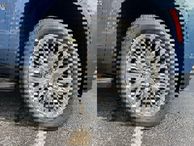 New 2025 Chevrolet Suburban Premier AWD/4WD image 53