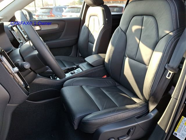 Certified 2023 Volvo XC40 B5 Plus w/ Protection Package Premier image 16