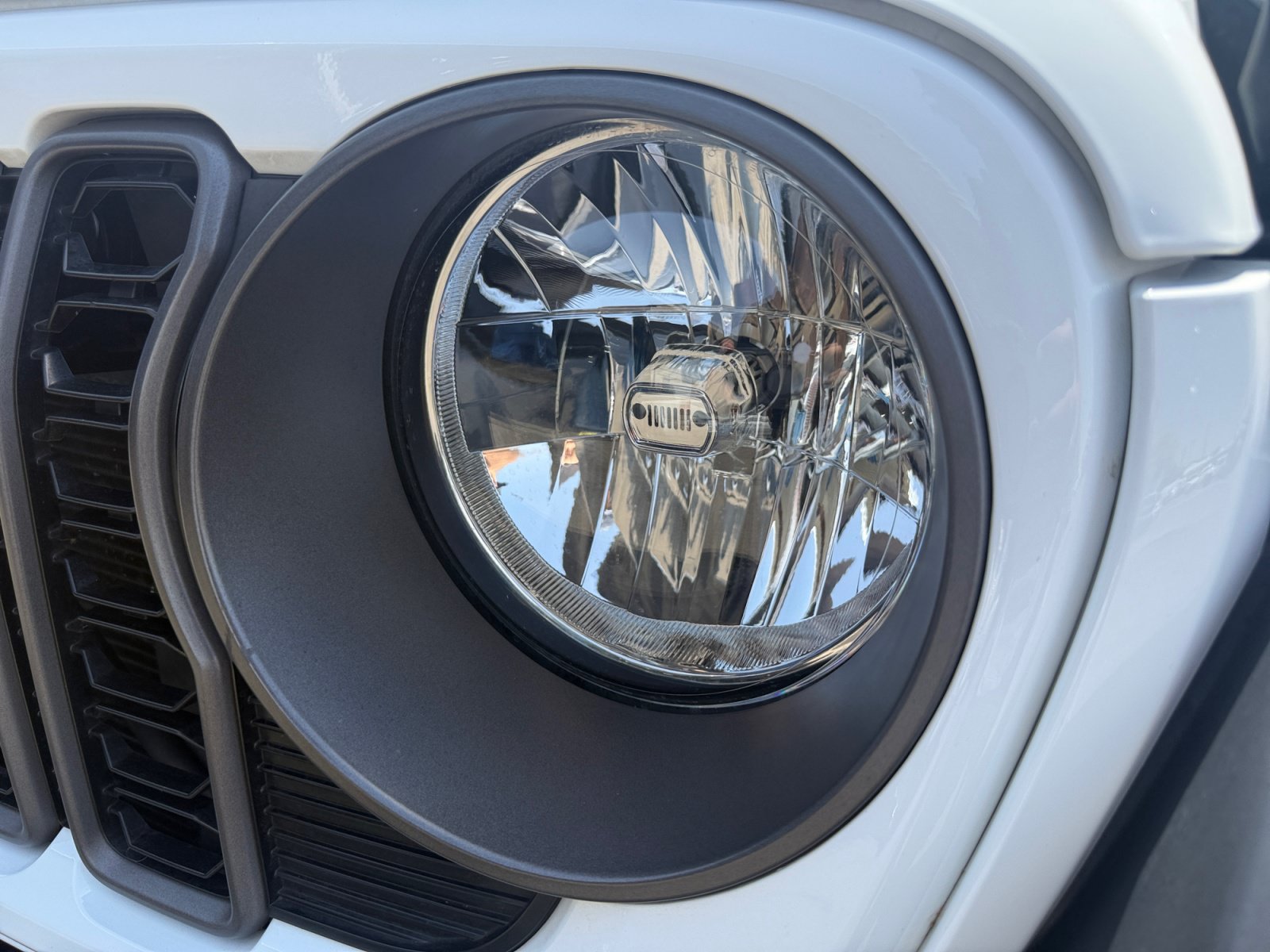 Used 2024 Jeep Wrangler Unlimited Sport AWD/4WD image 9