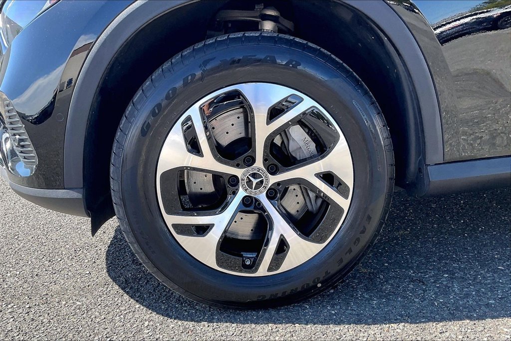 Certified 2025 Mercedes-Benz GLC 350e 4MATIC image 8