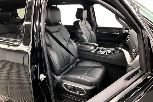 Used 2022 Jeep Wagoneer Series II AWD/4WD image 8