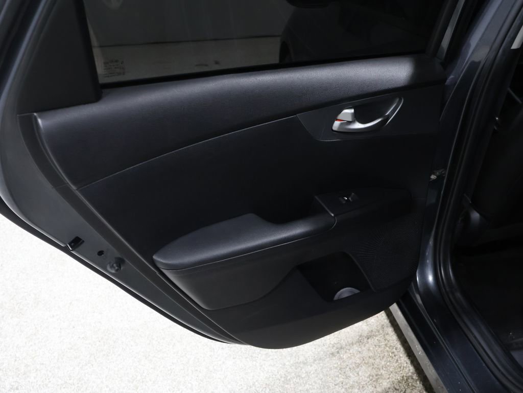 Used 2021 Kia Forte LXS image 18