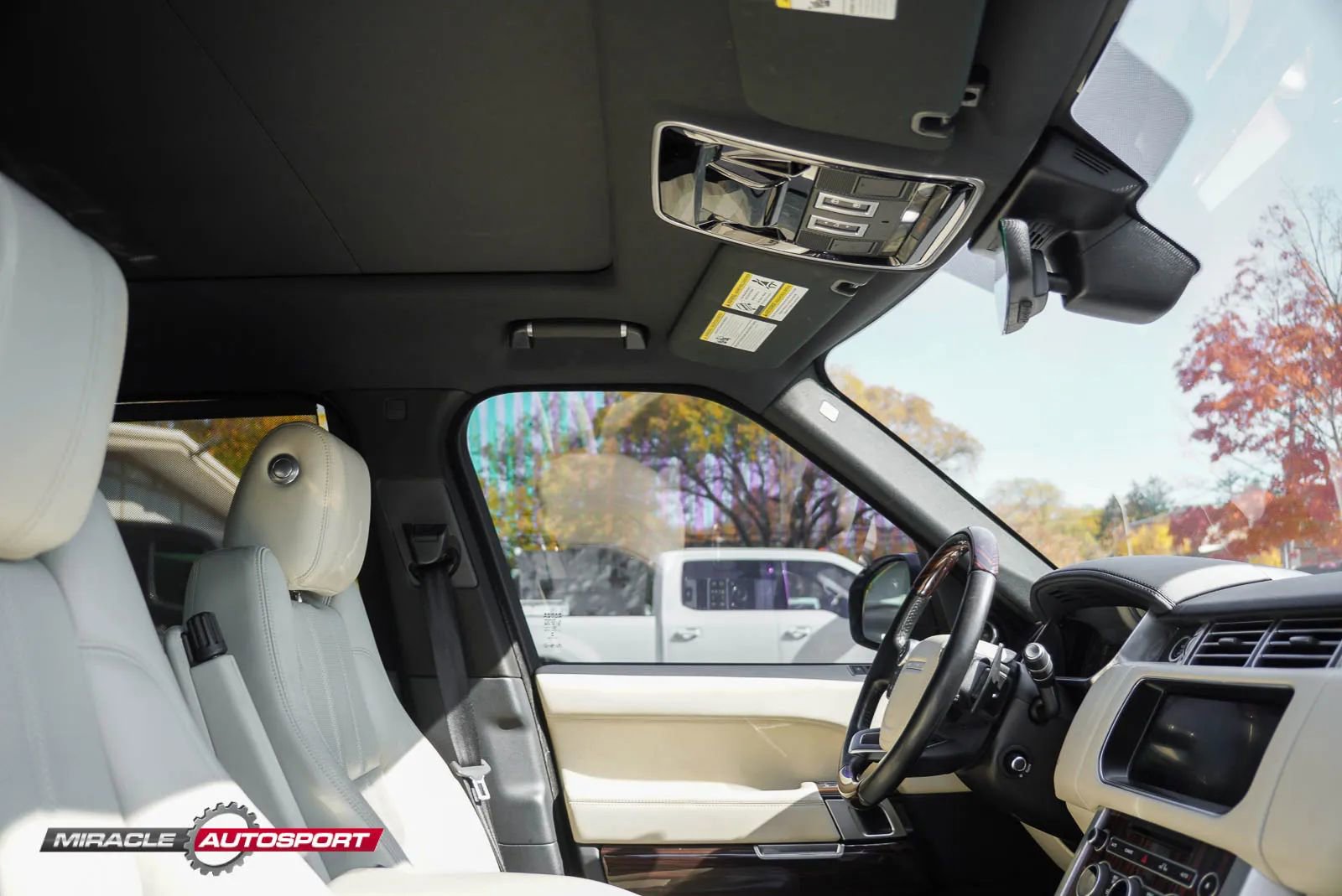 Used 2017 Land Rover Range Rover Long Wheelbase Supercharged image 34