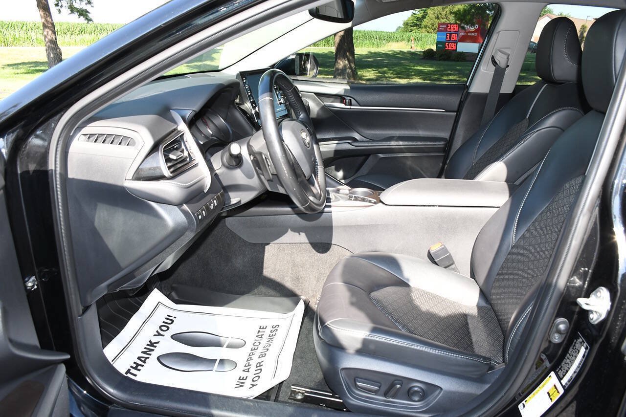 Used 2023 Toyota Camry XSE FWD image 11