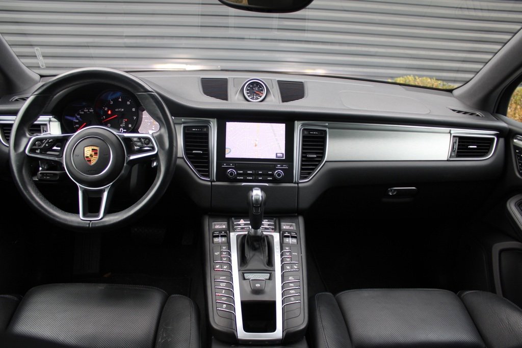 Certified 2017 Porsche Macan GTS image 35