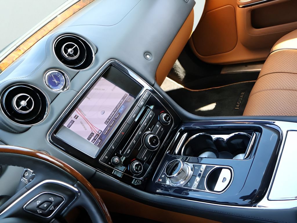 Used 2011 Jaguar XJ L RWD image 20