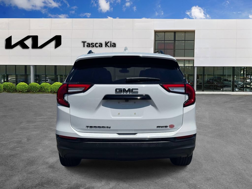 Used 2022 GMC Terrain SLT w/ Infotainment Package II AWD/4WD image 5