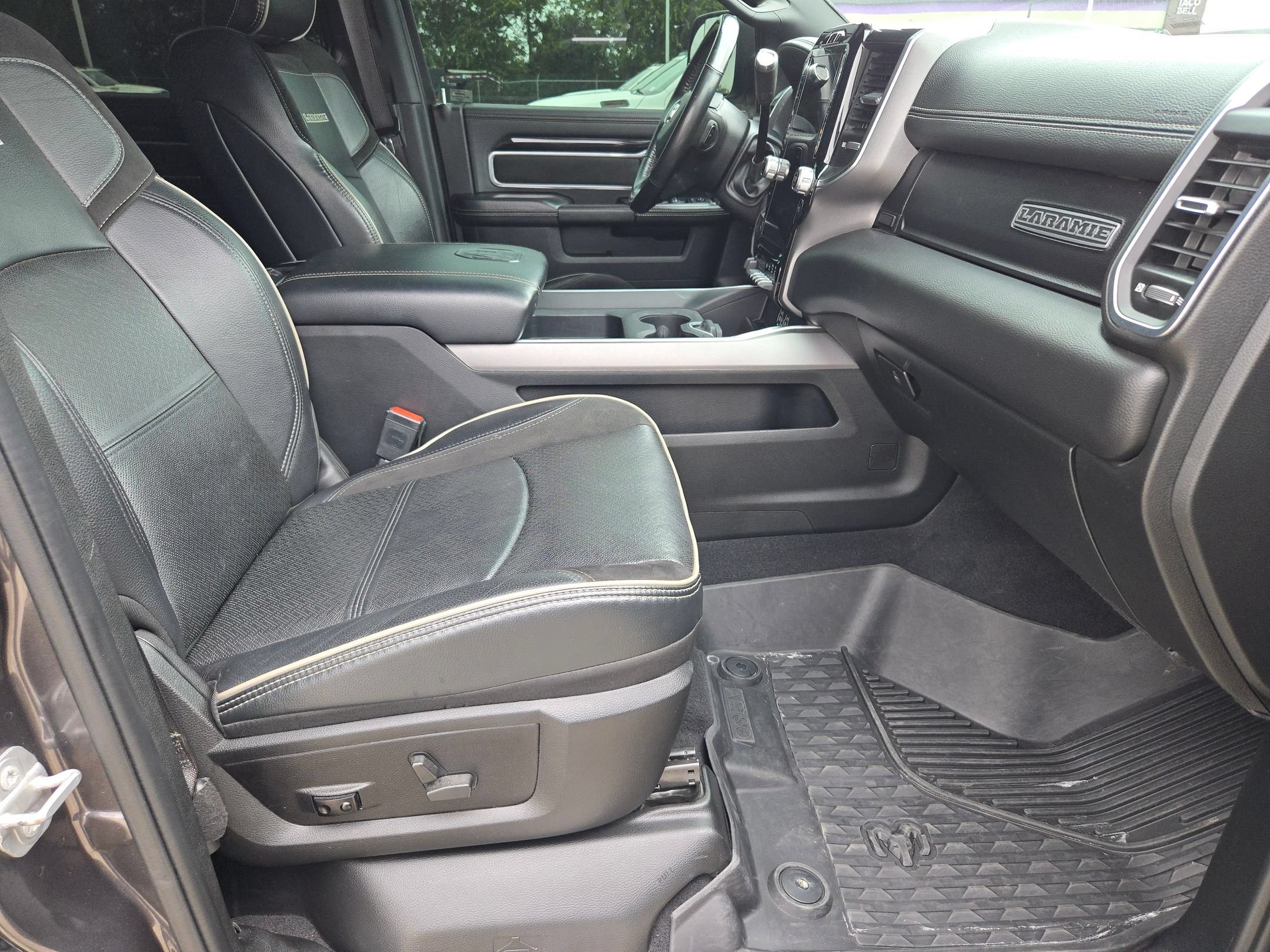 Used 2022 RAM 2500 Laramie w/ Night Edition AWD/4WD image 25