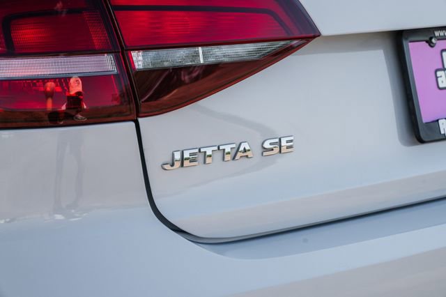 Used 2017 Volkswagen Jetta SE image 29