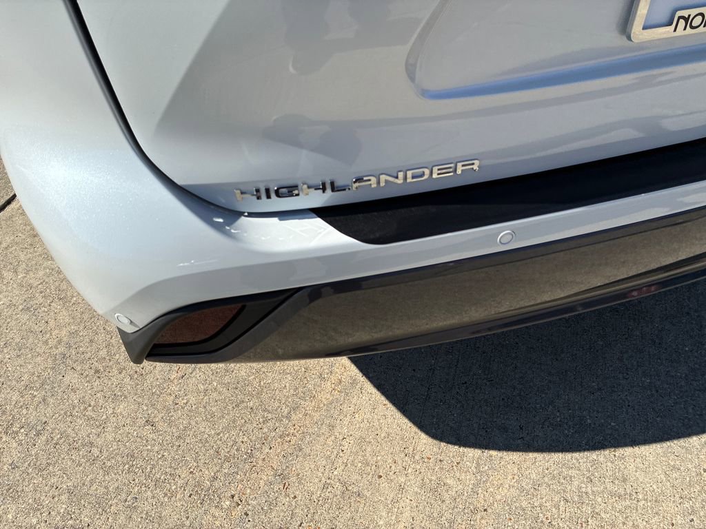 New 2026 Toyota Highlander Limited image 6