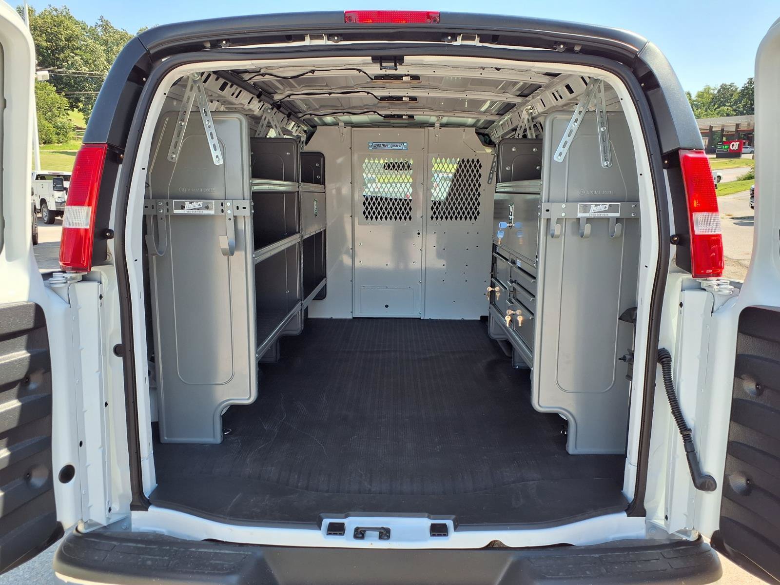 New 2026 GMC Savana 3500 w/ Driver Convenience Package RWD image 18