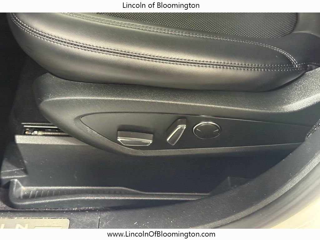 Certified 2022 Lincoln Nautilus Reserve w/ Equipment Group 201A image 20