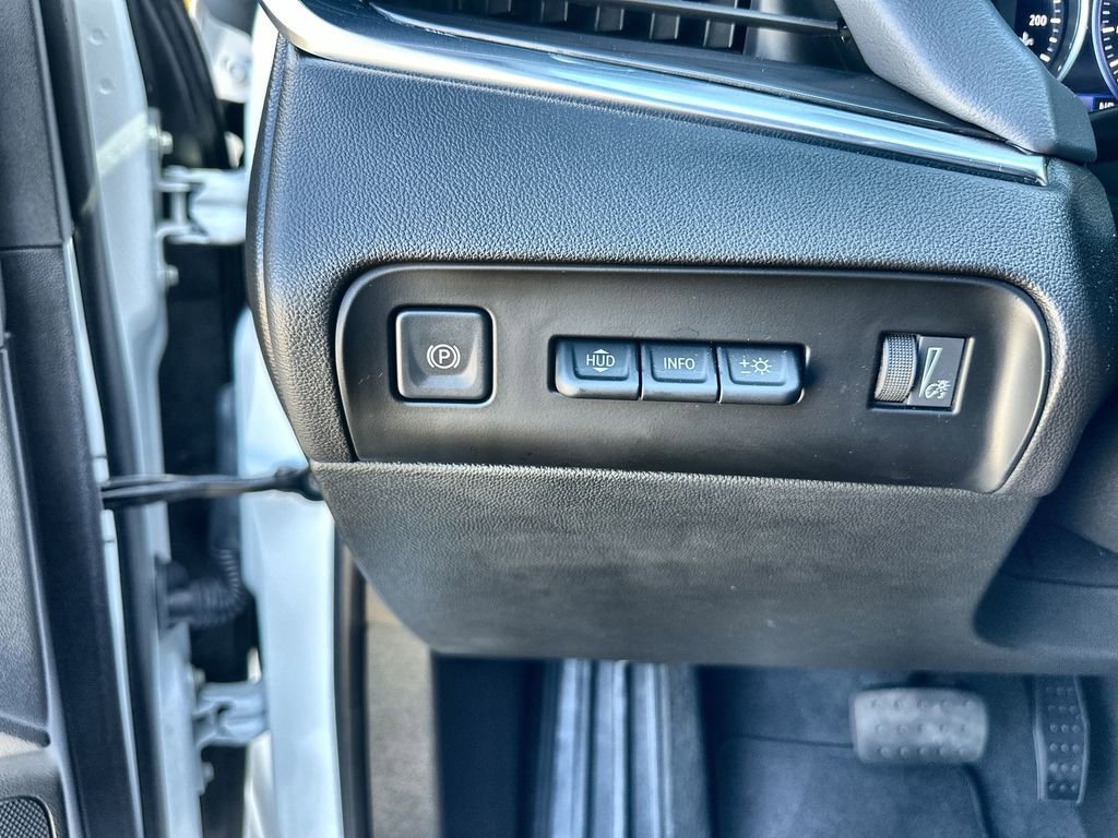 Used 2023 Buick Enclave Premium w/ Experience Buick Package image 18