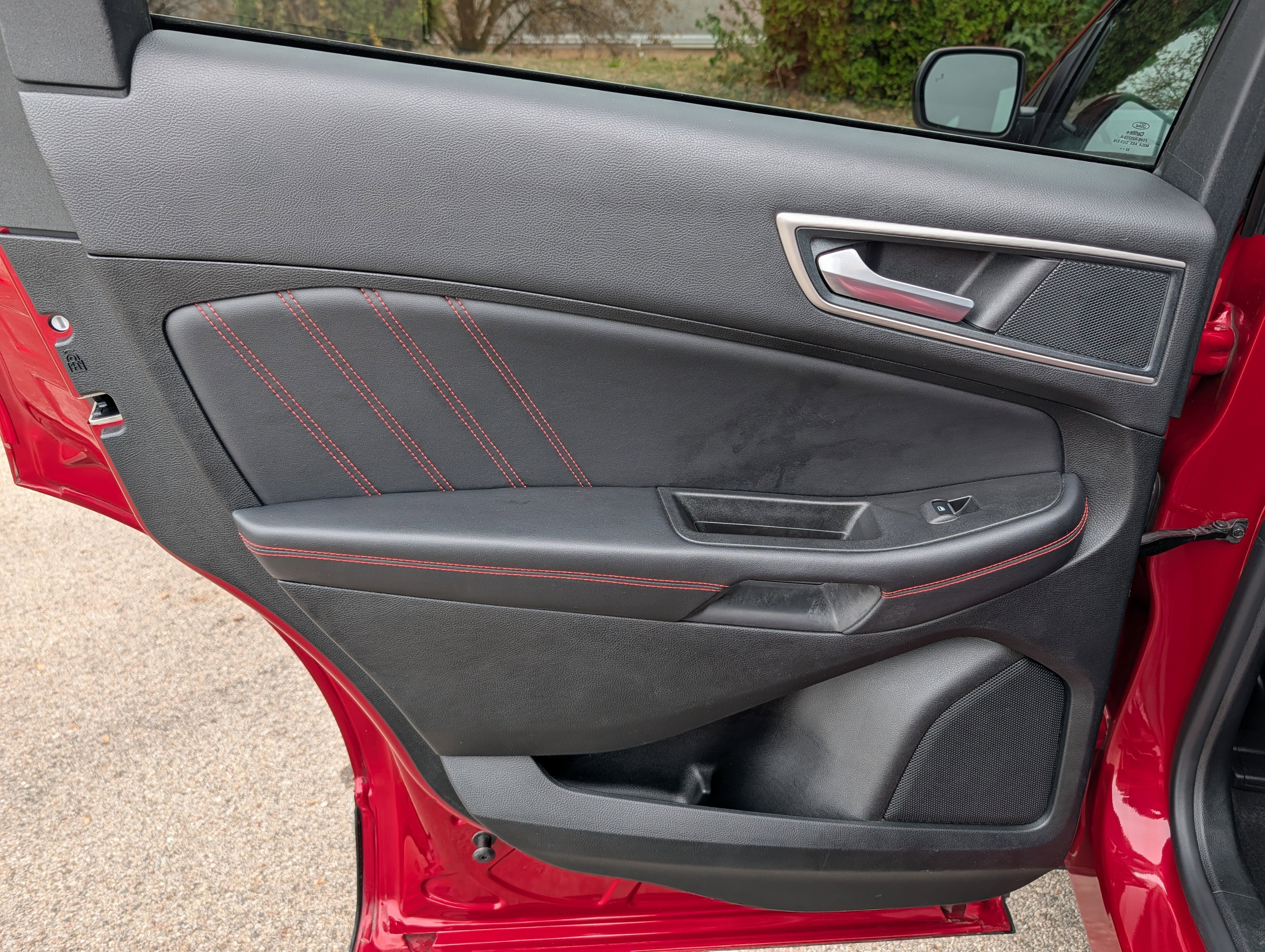 Used 2024 Ford Edge ST-Line image 31