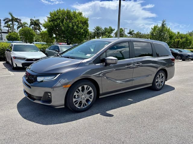 New 2027 Honda Odyssey Touring image 3