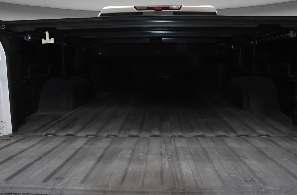 Used 2021 Chevrolet Silverado 1500 High Country w/ Technology Package image 39