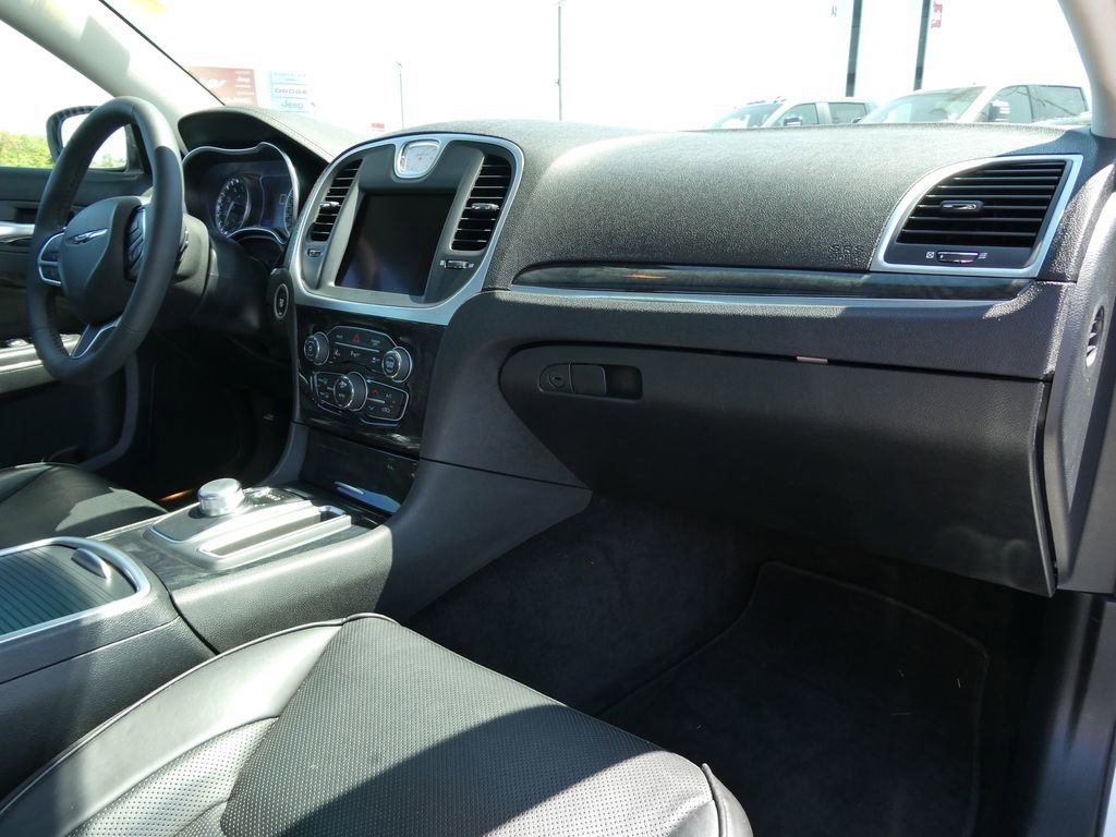 Used 2023 Chrysler 300 Touring L w/ Popular Equipment Group RWD image 14