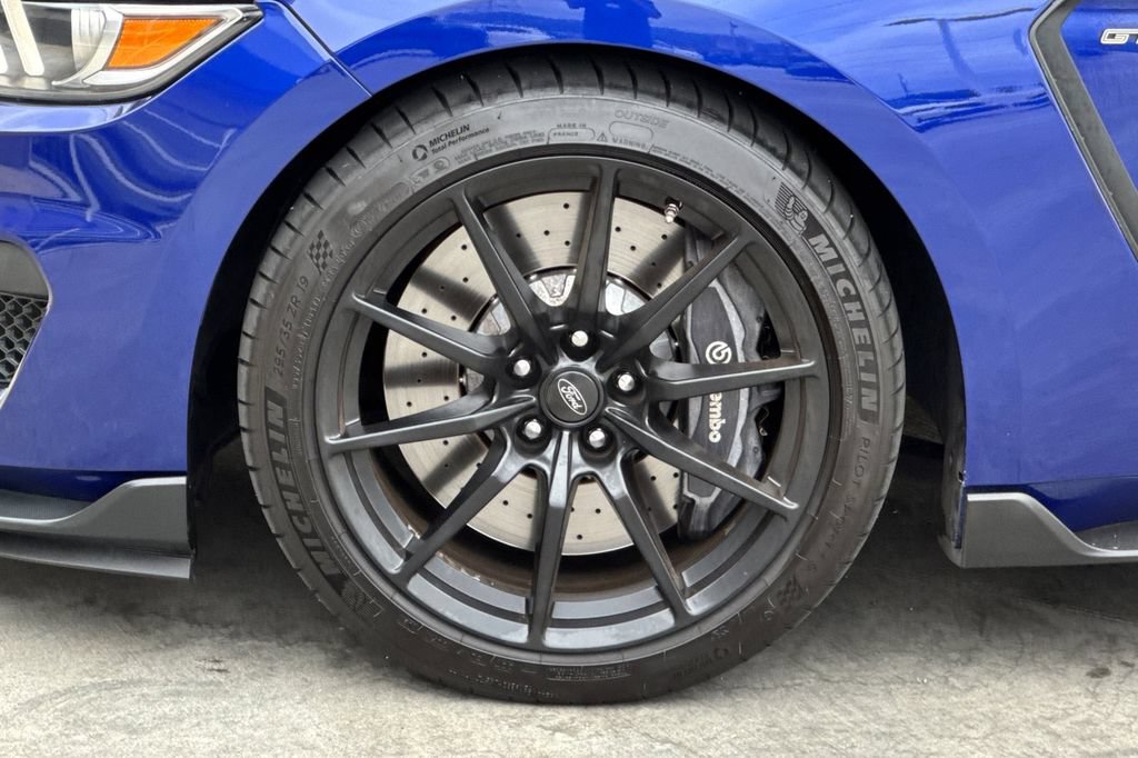 Used 2016 Ford Mustang Shelby GT350 w/ Technology Package RWD image 32