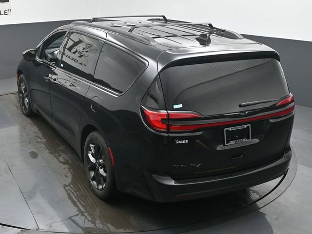 Used 2023 Chrysler Pacifica Touring-L w/ S Appearance Package FWD image 41