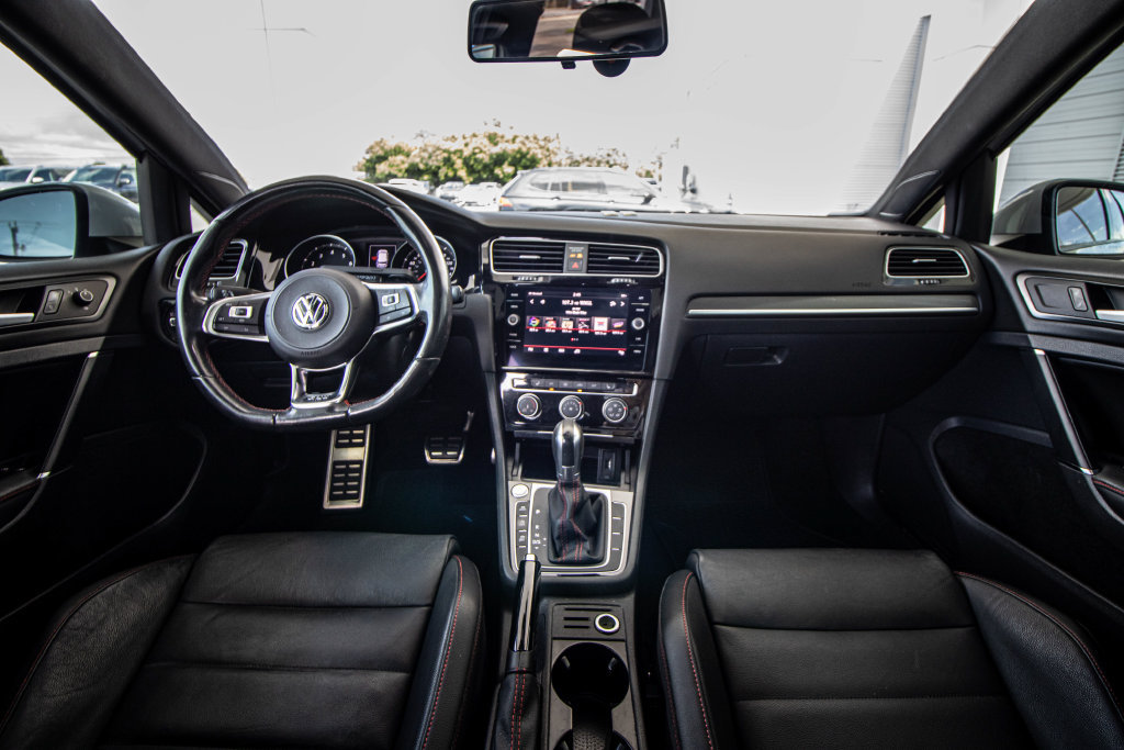 Used 2019 Volkswagen GTI SE FWD image 31