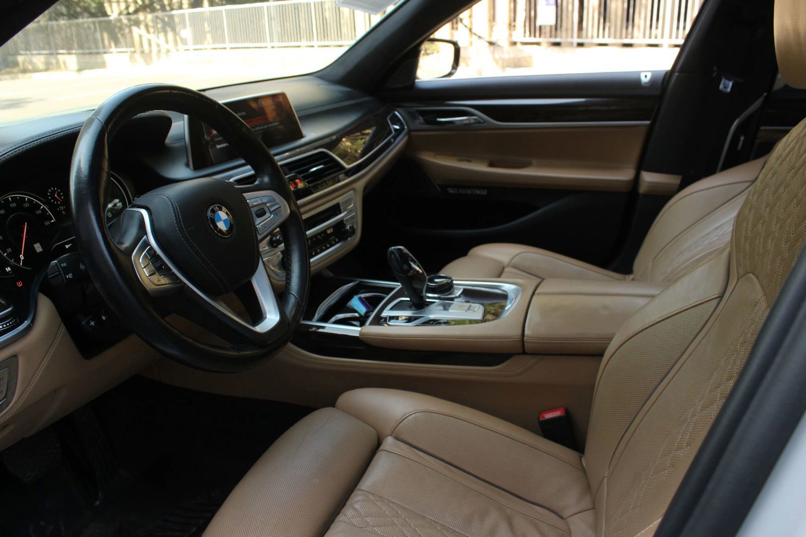 Used 2017 BMW 750i xDrive AWD/4WD image 13