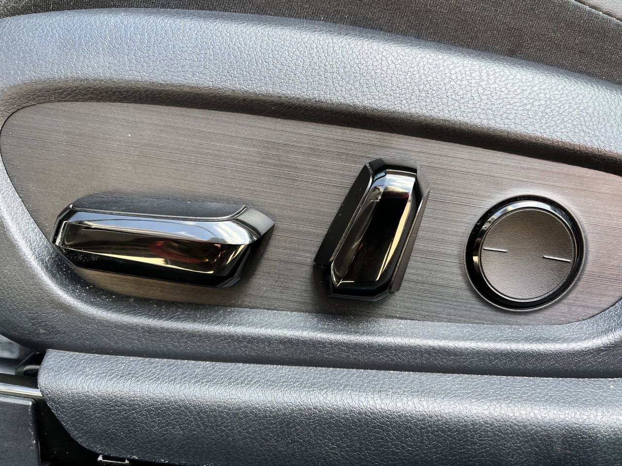 Used 2024 Lexus ES 350 w/ Premium Package FWD image 24