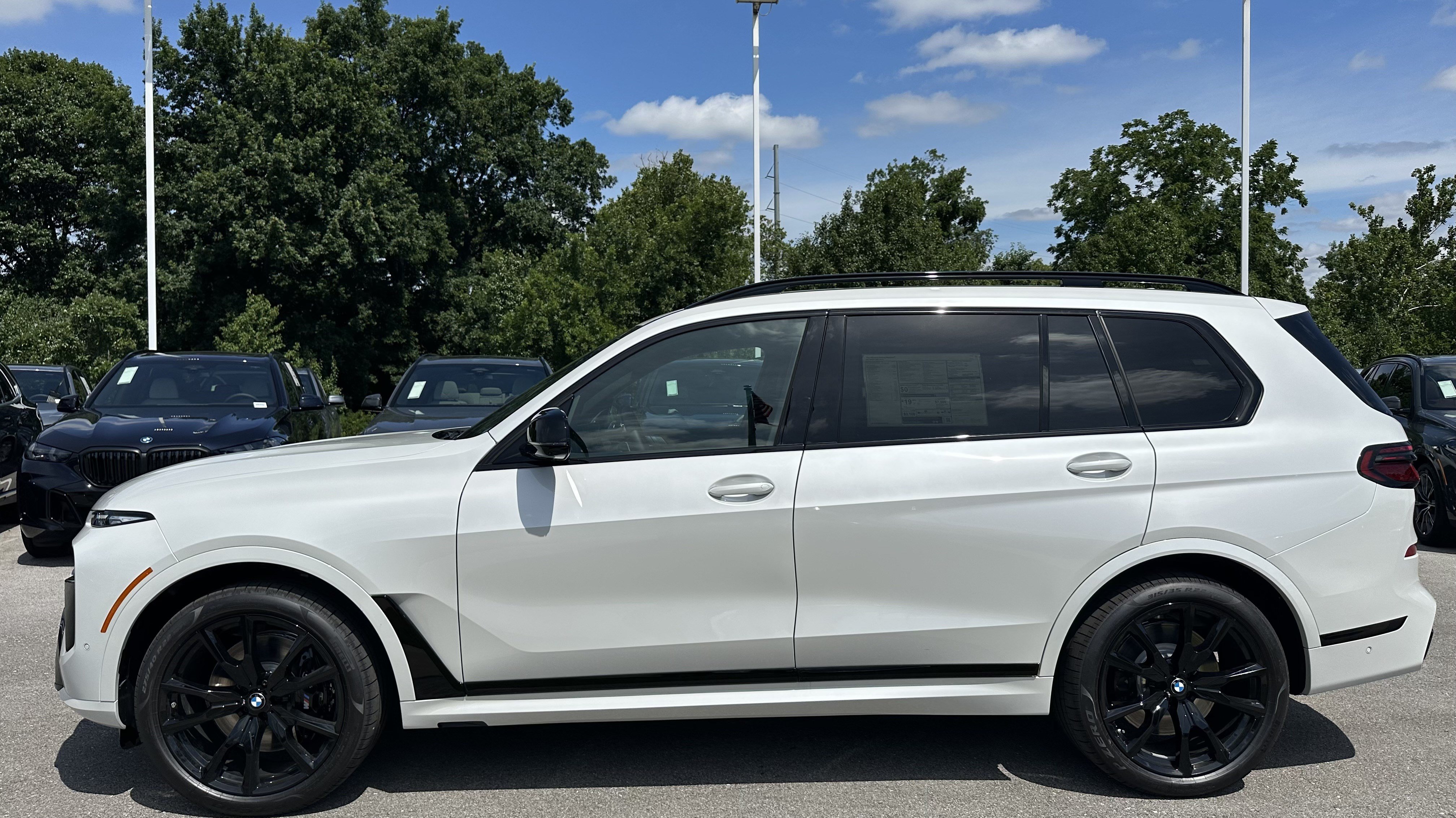 New 2027 BMW X7 M60i AWD/4WD image 7