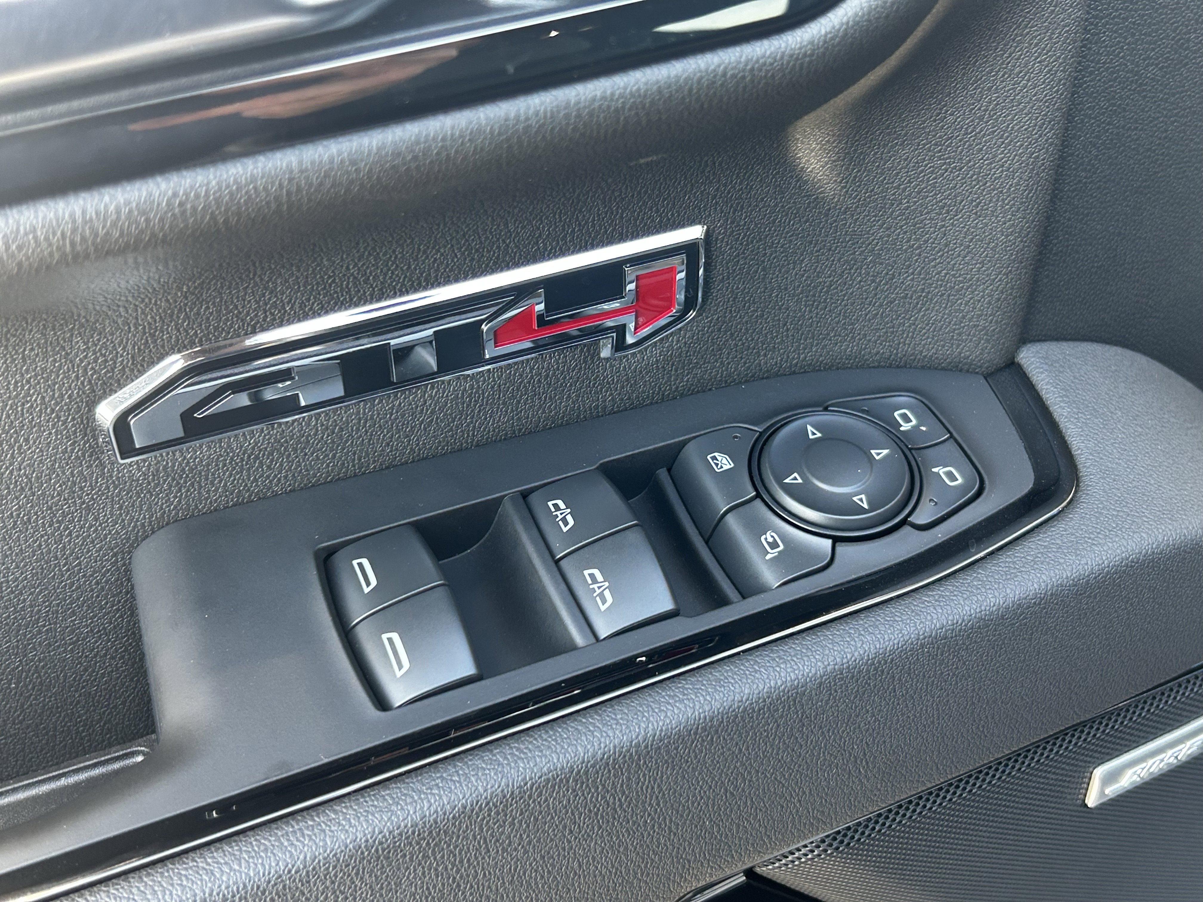 Used 2025 GMC Sierra 1500 AT4 w/ AT4 Premium Package image 21