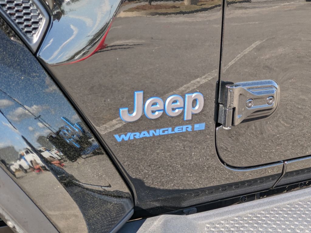 Certified 2025 Jeep Wrangler Unlimited Sahara image 24