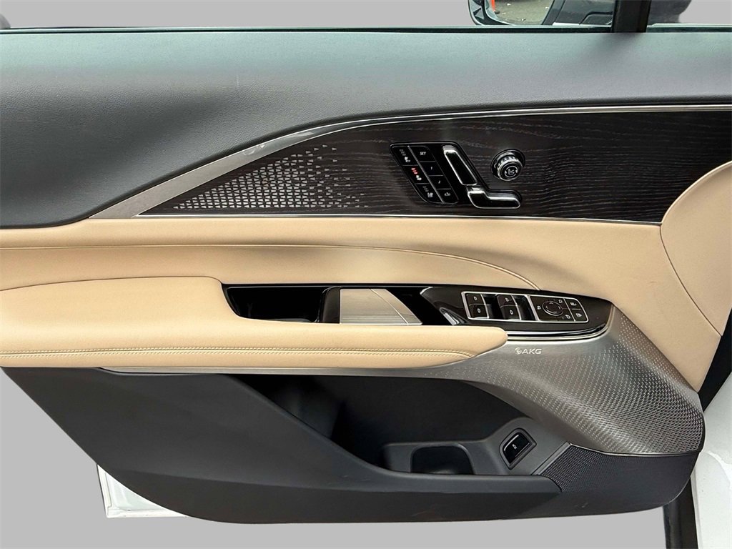 Certified 2024 Cadillac Lyriq Luxury w/ Nappa Leather Package image 21