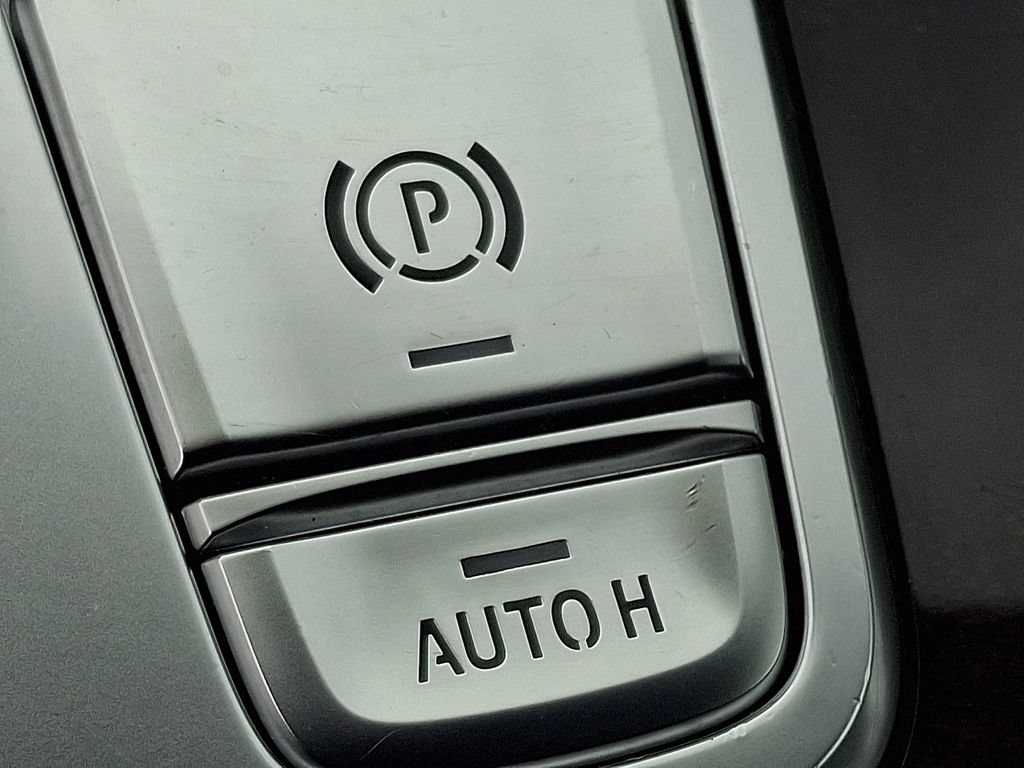 Used 2016 BMW 750i xDrive AWD/4WD image 26