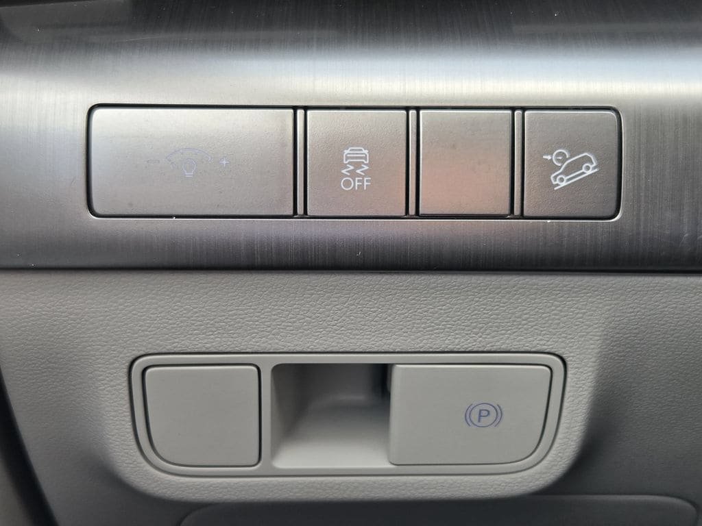 Used 2025 Hyundai Kona SEL FWD image 24