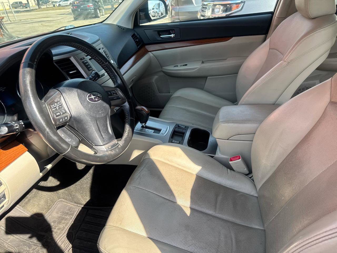 Used 2013 Subaru Outback 2.5i Limited AWD/4WD image 6