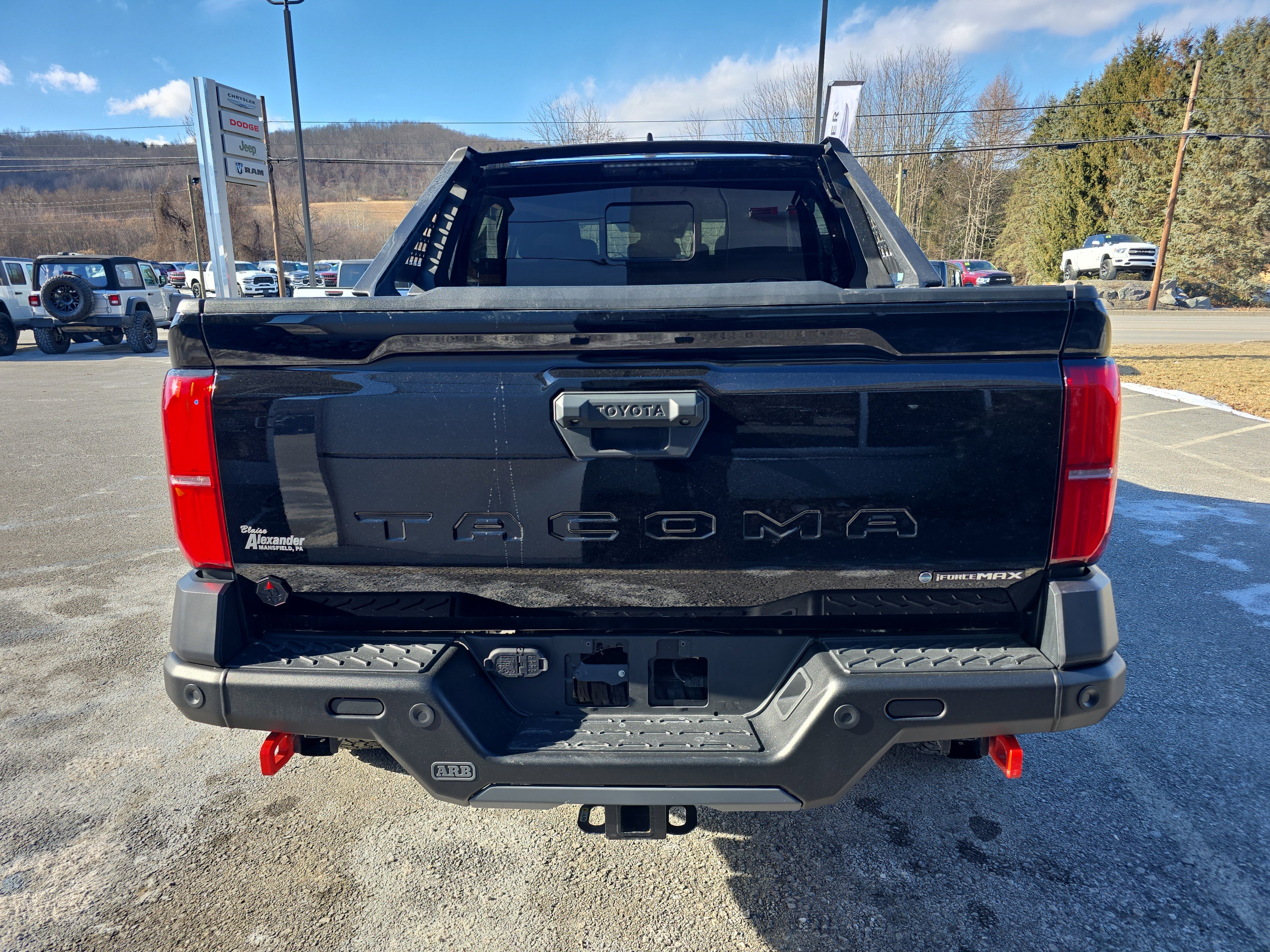 Used 2025 Toyota Tacoma Trailhunter image 4