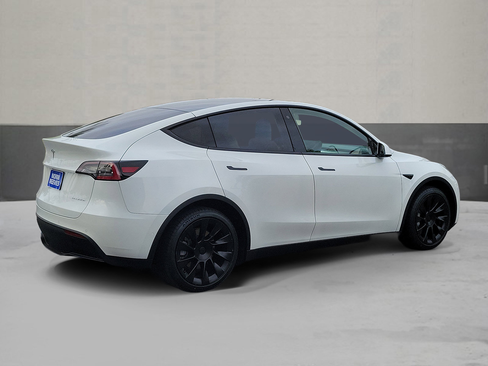 Used 2020 Tesla Model Y Long Range AWD/4WD image 2