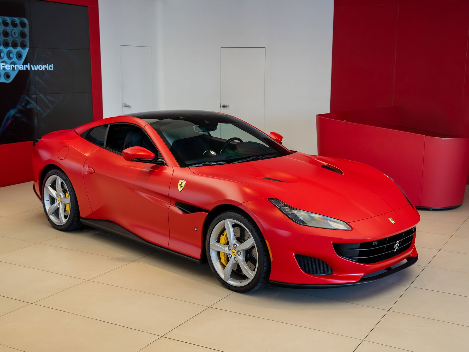 Used 2020 Ferrari Portofino RWD image 29
