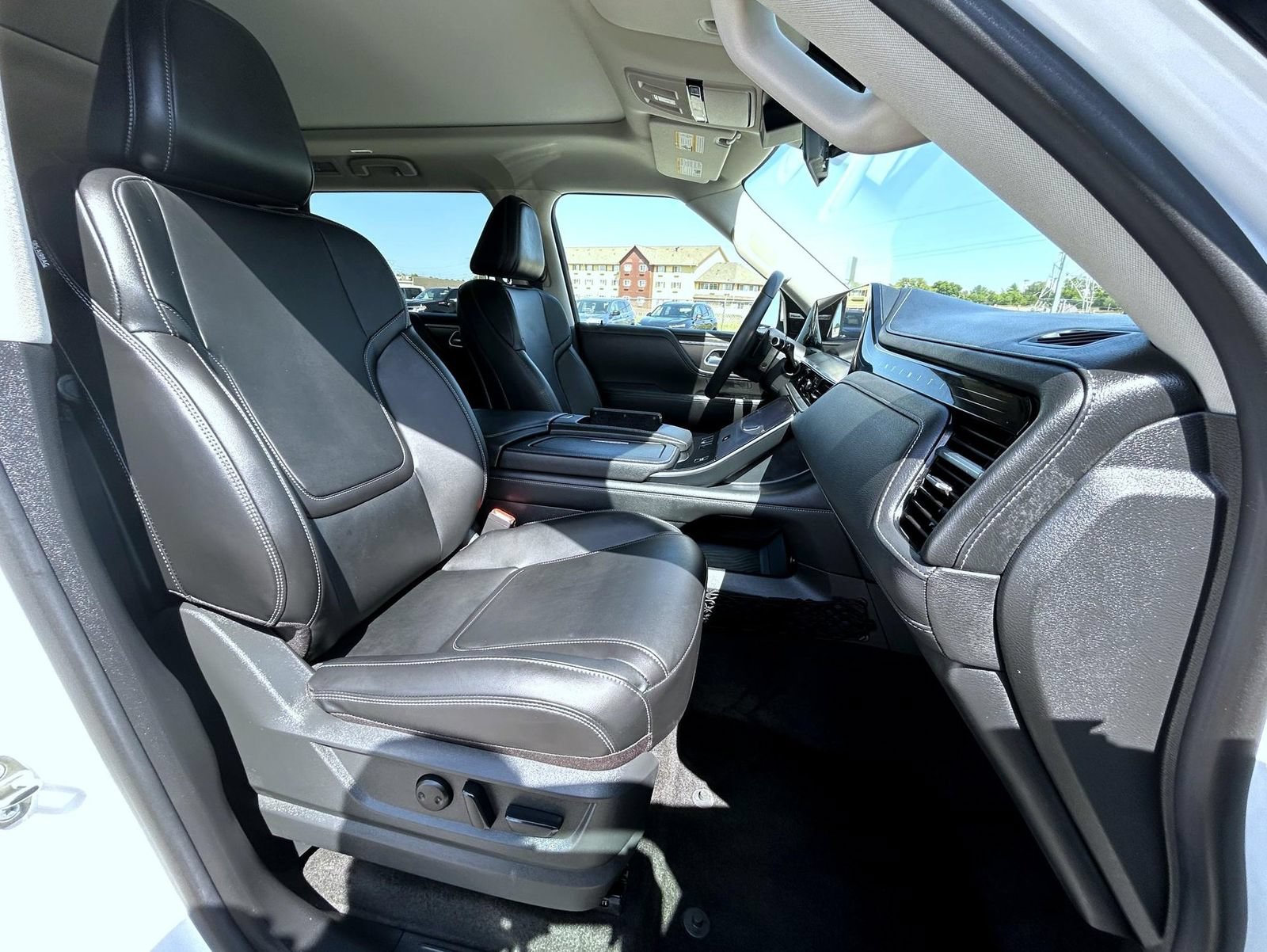 Used 2026 INFINITI QX80 Pure w/ Cargo Package AWD/4WD image 14