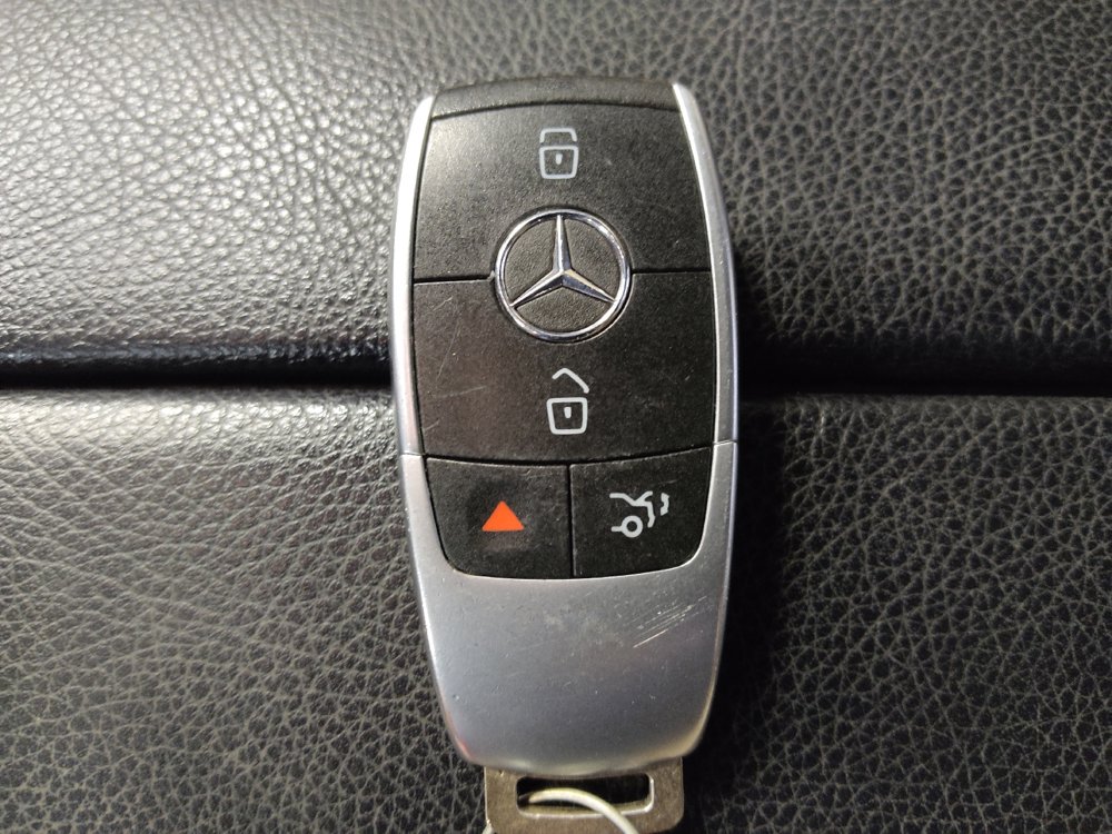 Used 2020 Mercedes-Benz C 300 Sedan image 32