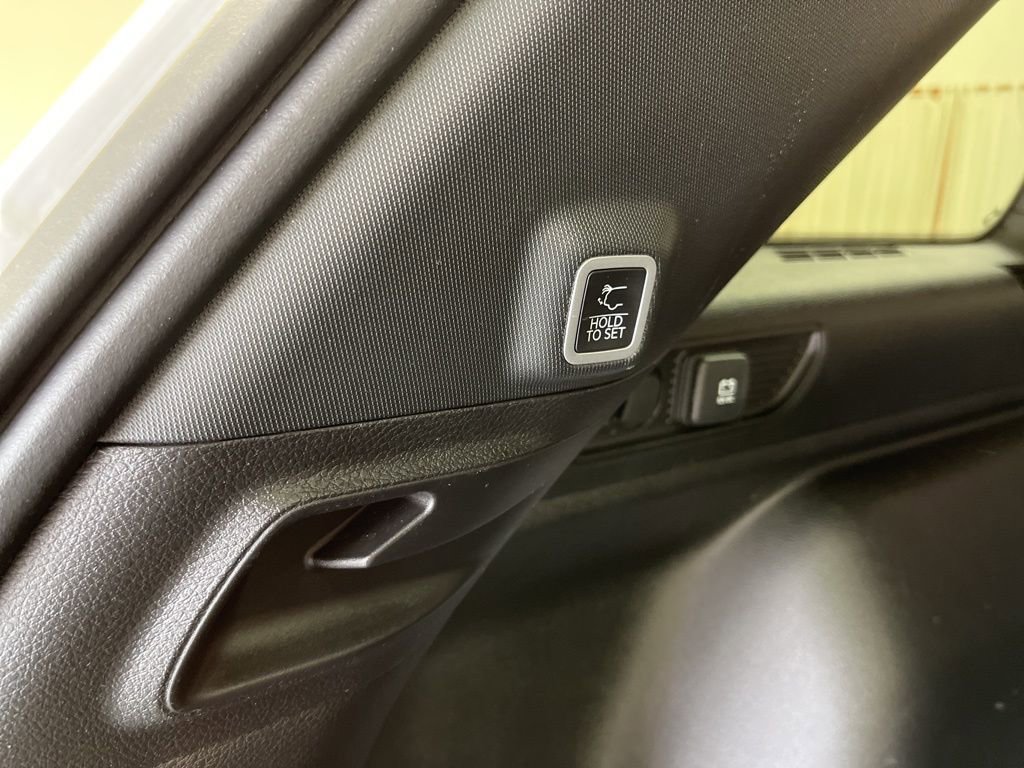 Used 2024 Jeep Grand Cherokee Limited image 17
