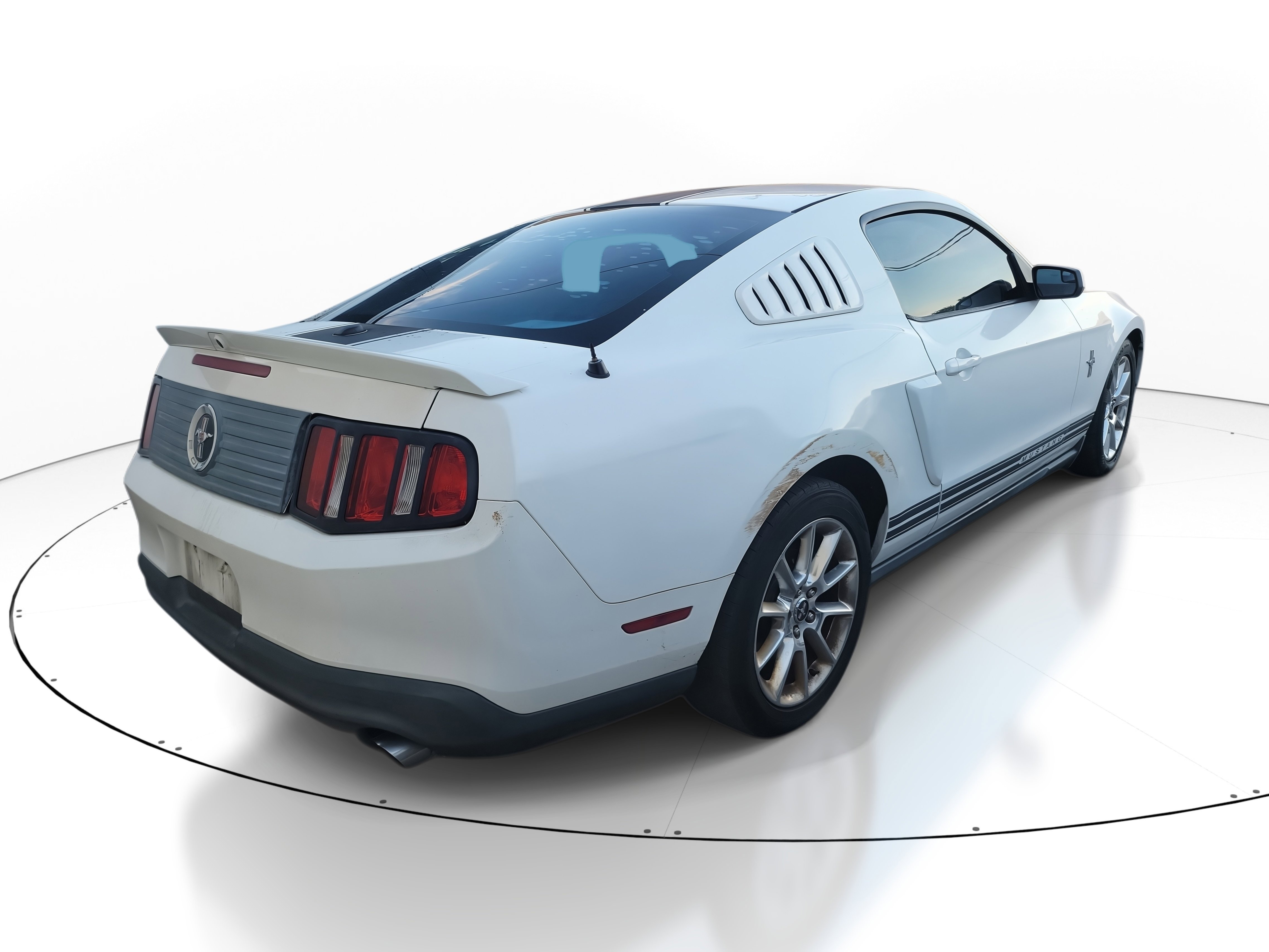 Used 2011 Ford Mustang Premium w/ Electronics Pkg image 9