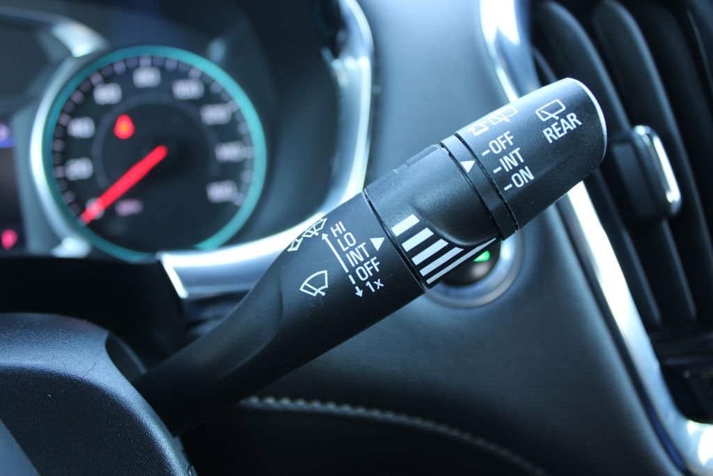 Used 2023 Chevrolet Traverse LT image 41