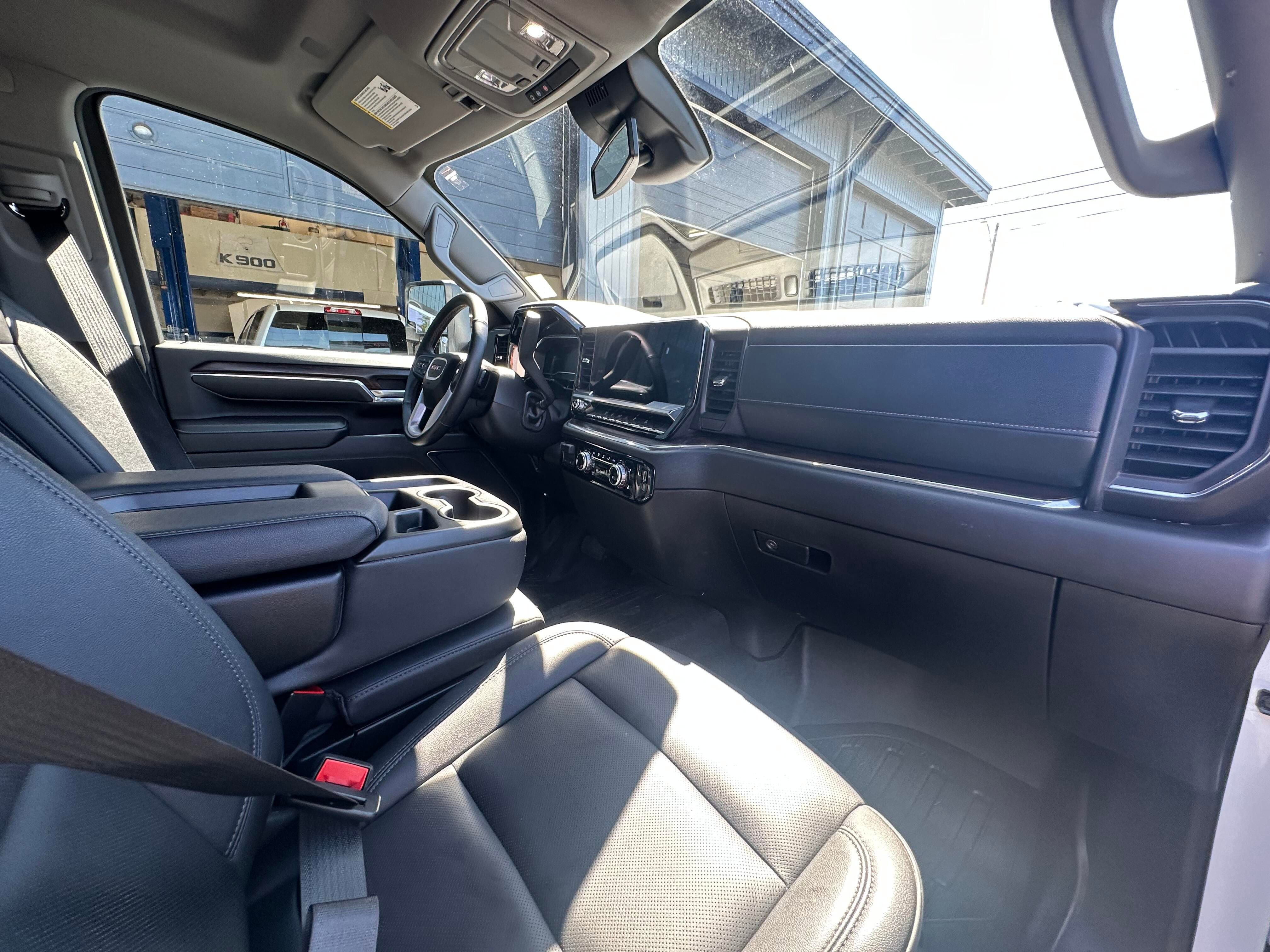 Used 2024 GMC Sierra 3500 SLT w/ X31 Off-Road Package image 12