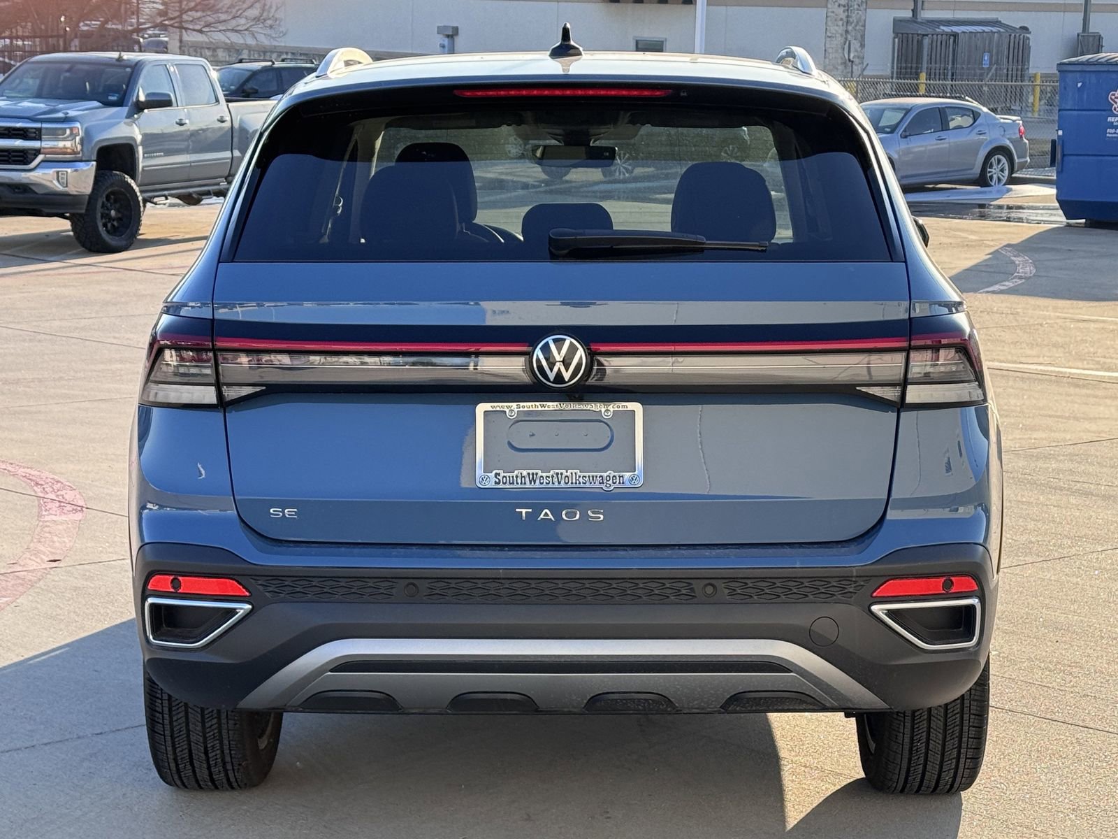 Used 2025 Volkswagen Taos SE image 5