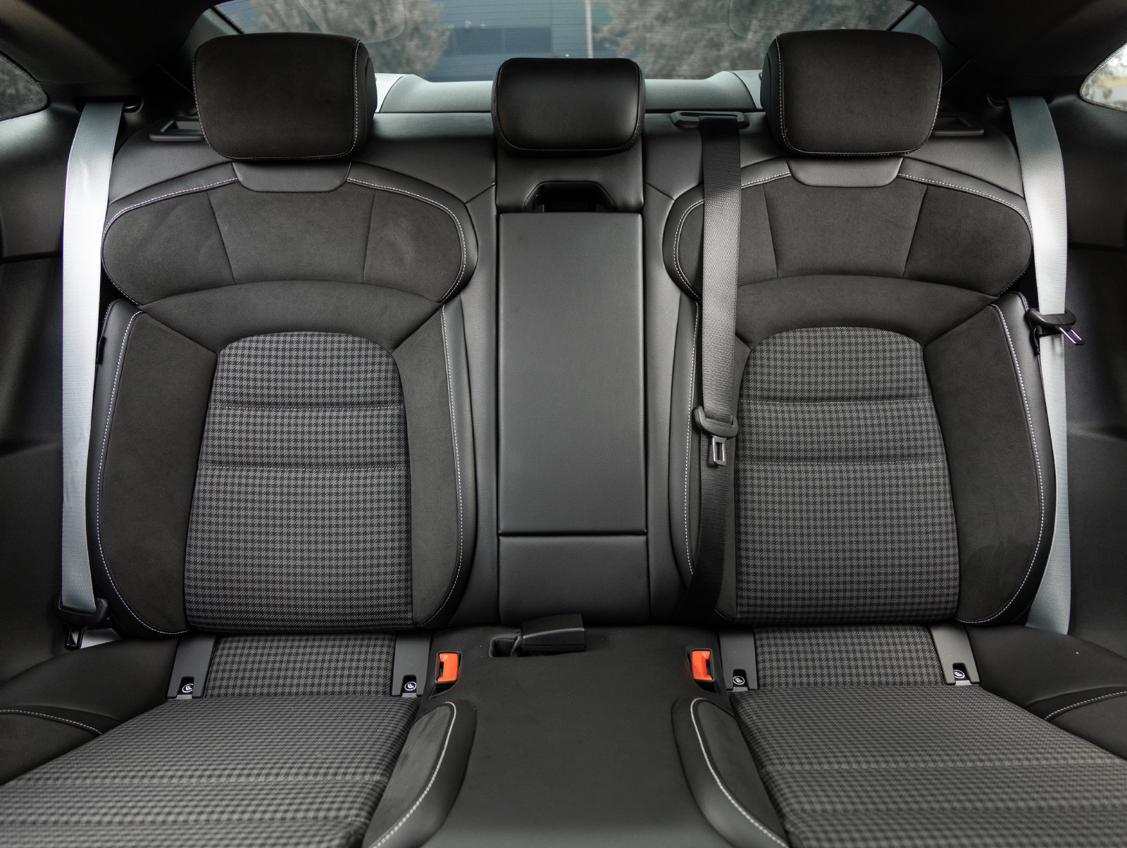Certified 2025 Porsche Taycan AWD/4WD image 28