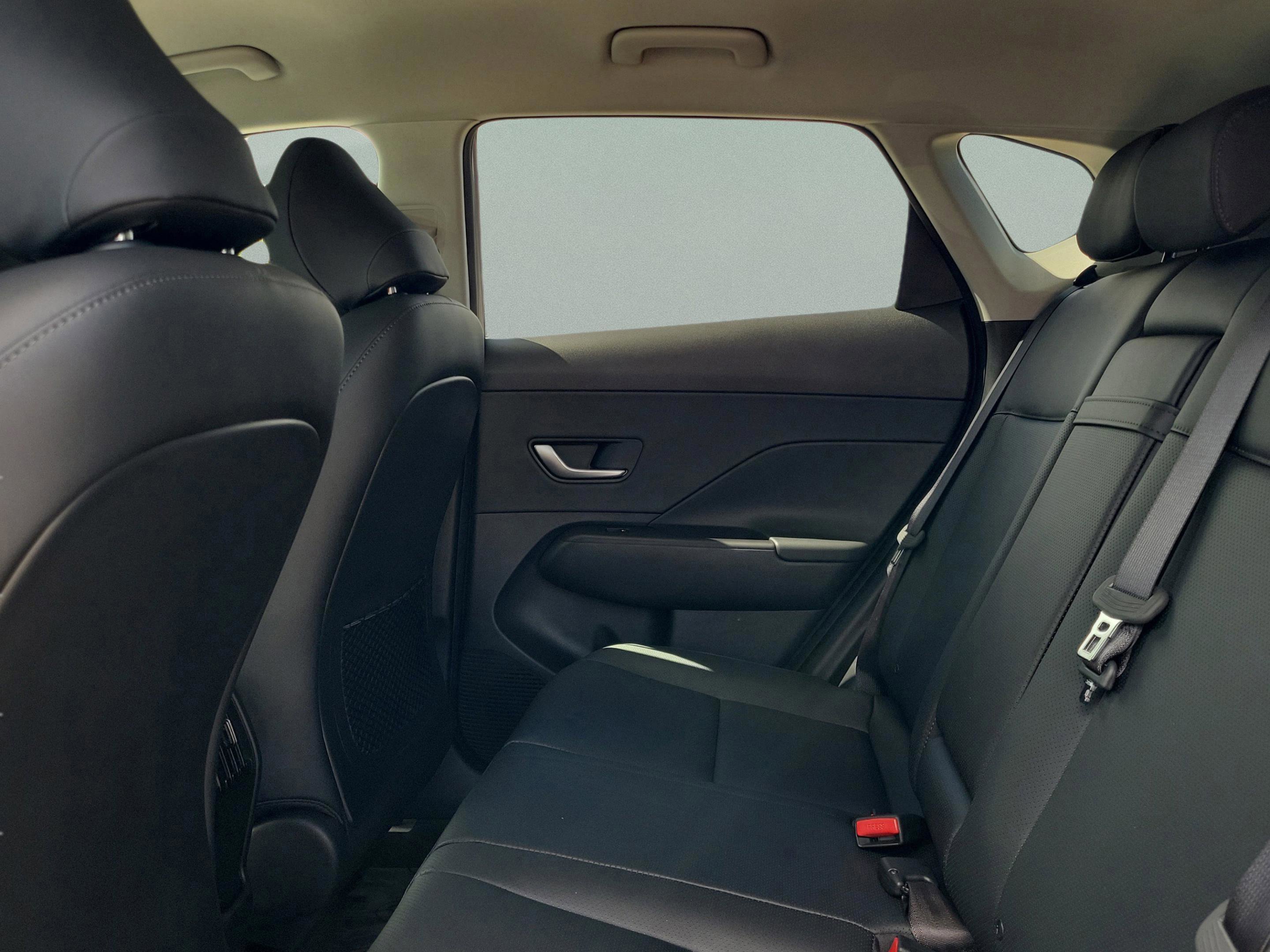 New 2026 Hyundai Kona SEL Premium image 17