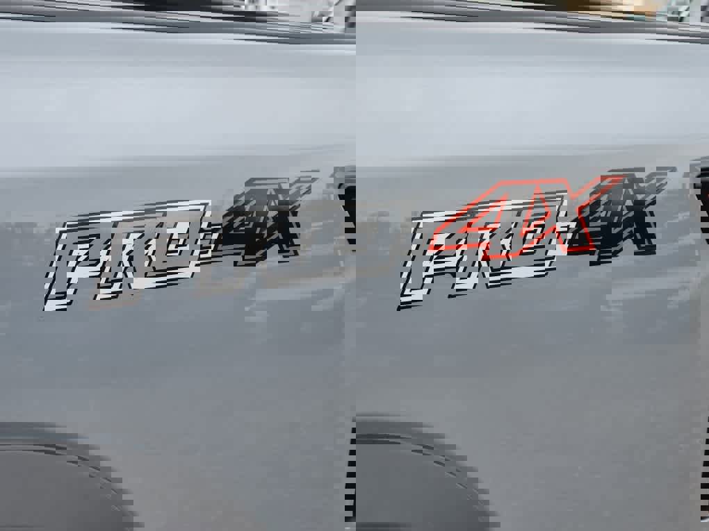 New 2026 Nissan Frontier PRO-4X w/ Pro-4x Convenience Package image 18